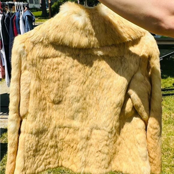 ⭐️SOLD⭐️Gorgeous Vintage Rabbit Fur Coat - Picture 3 of 6